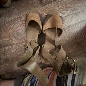 Elegant Brown Strappy Sandals